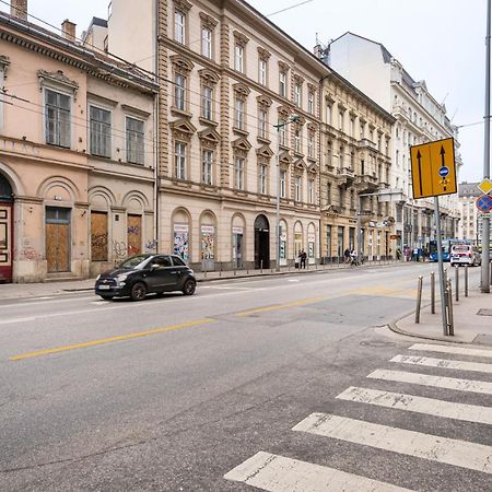 Studio Station With Gallery Budapest Exterior foto